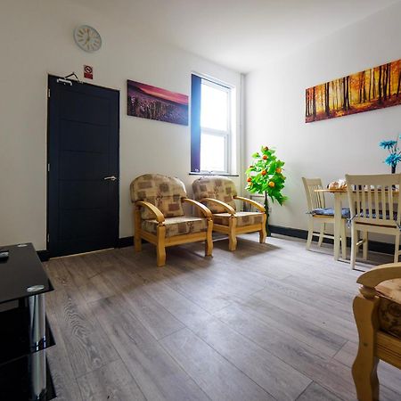 Stoke-on-Trent Chatham Lodge Cosy Large Double Room 1 מראה חיצוני תמונה