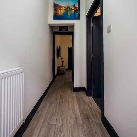 Stoke-on-Trent Chatham Lodge Cosy Large Double Room 1 מראה חיצוני תמונה