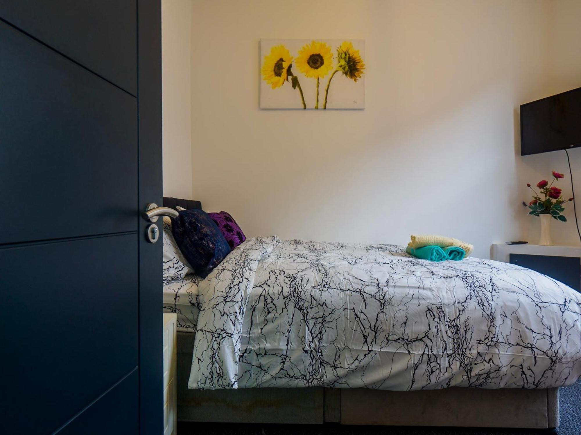 Stoke-on-Trent Chatham Lodge Cosy Large Double Room 1 מראה חיצוני תמונה
