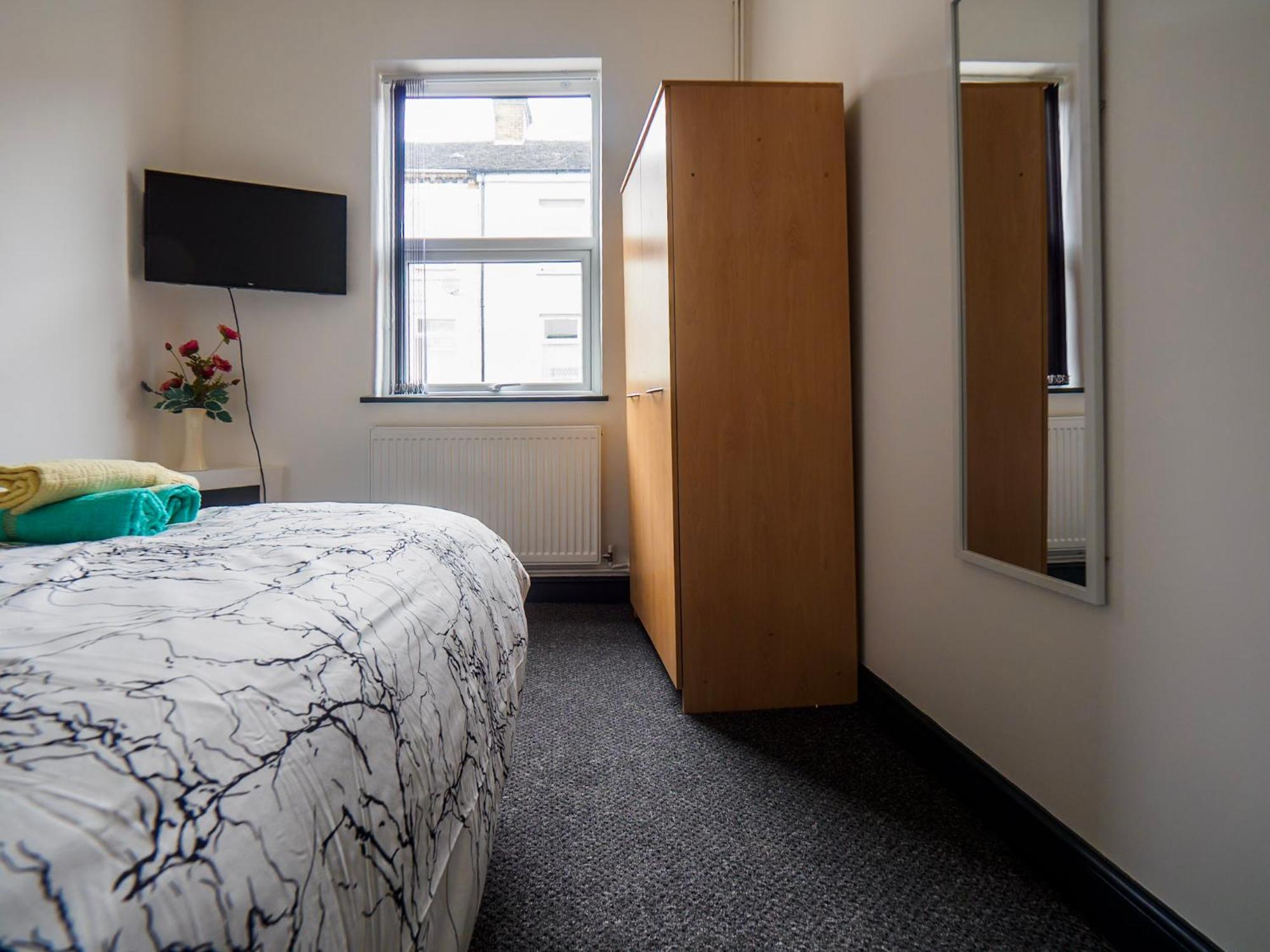 Stoke-on-Trent Chatham Lodge Cosy Large Double Room 1 מראה חיצוני תמונה